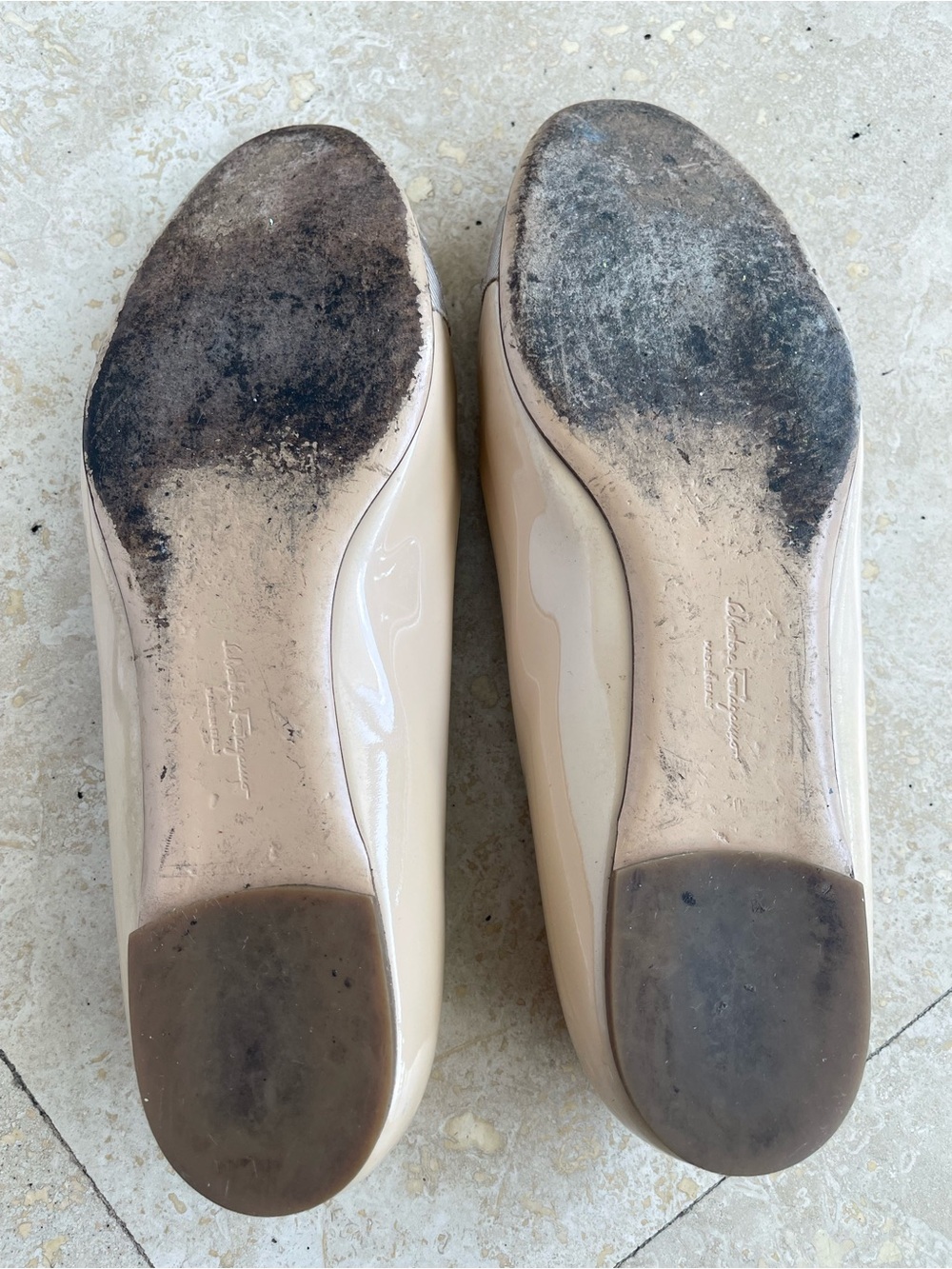 Salvatore Ferragamo Beige Patent Leather Vara Bow Flats - Picture 4 of 7